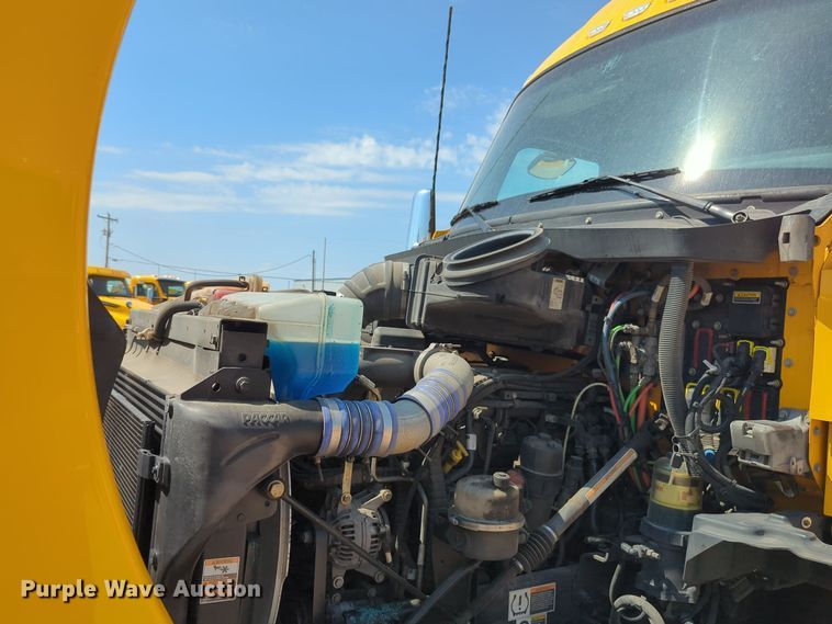 image for item EQ2174 2021 Kenworth  T680 semi truck