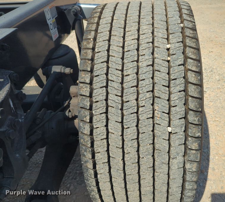 image for item EQ2174 2021 Kenworth  T680 semi truck