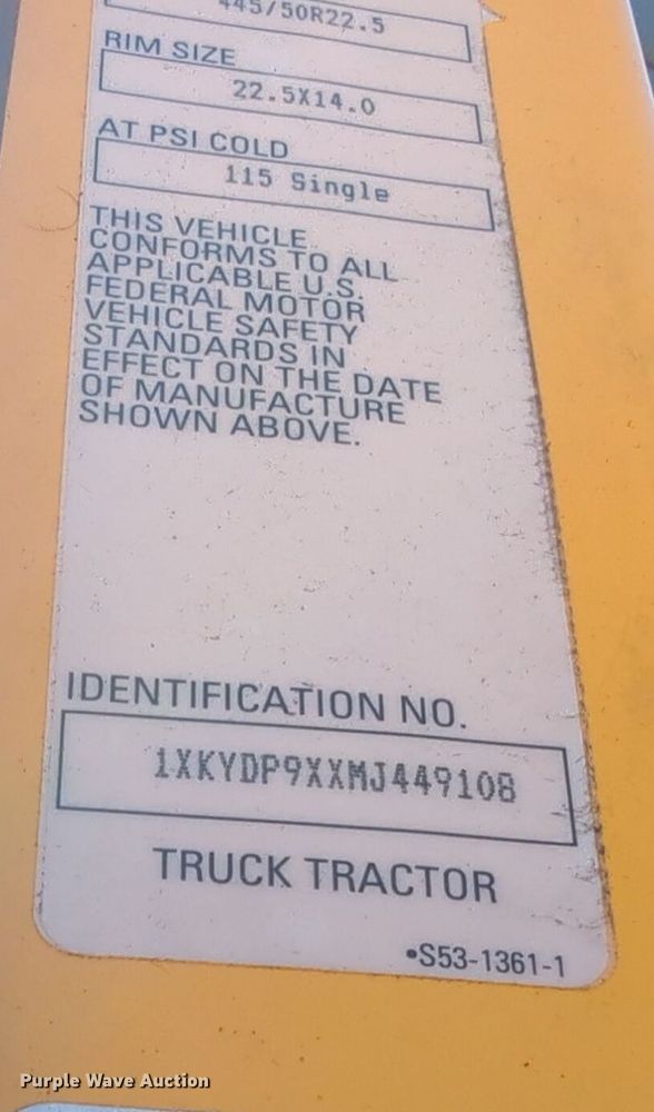 image for item EQ2174 2021 Kenworth  T680 semi truck