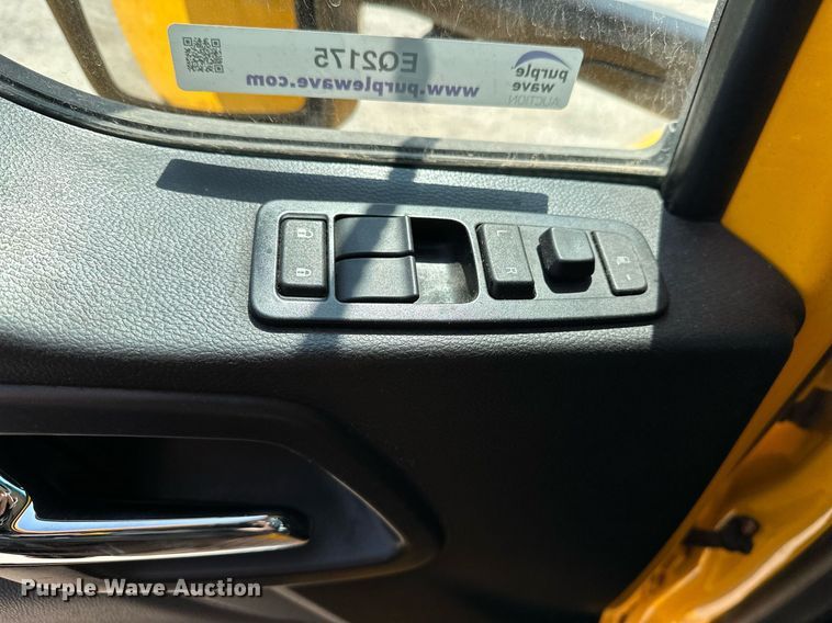 image for item EQ2175 2022 Kenworth  T680 semi truck