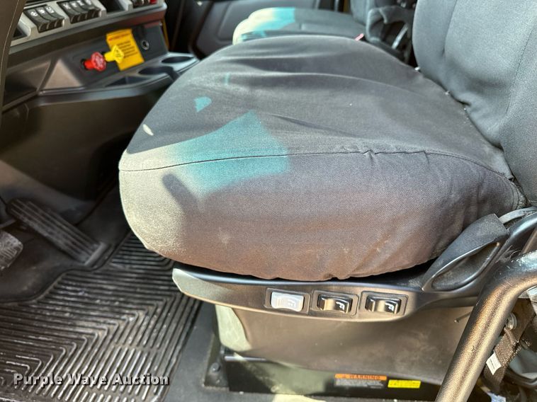 image for item EQ2175 2022 Kenworth  T680 semi truck