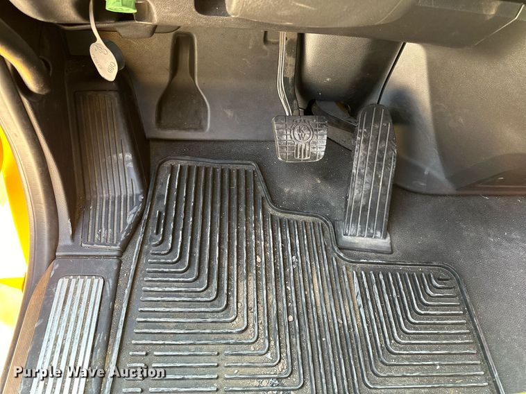 image for item EQ2175 2022 Kenworth  T680 semi truck