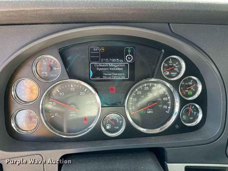 image for item EQ2175 2022 Kenworth  T680 semi truck