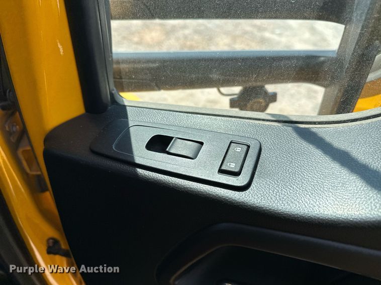 image for item EQ2175 2022 Kenworth  T680 semi truck