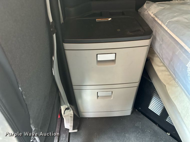 image for item EQ2175 2022 Kenworth  T680 semi truck