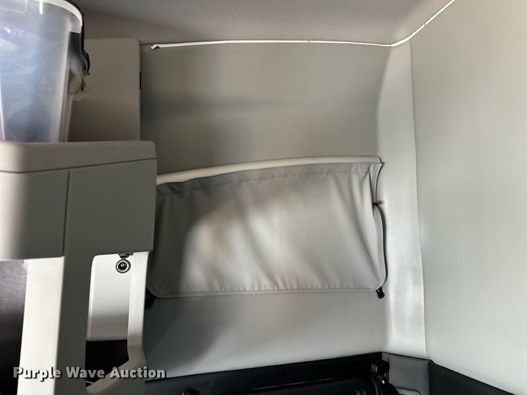 image for item EQ2175 2022 Kenworth  T680 semi truck