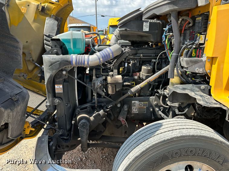 image for item EQ2175 2022 Kenworth  T680 semi truck