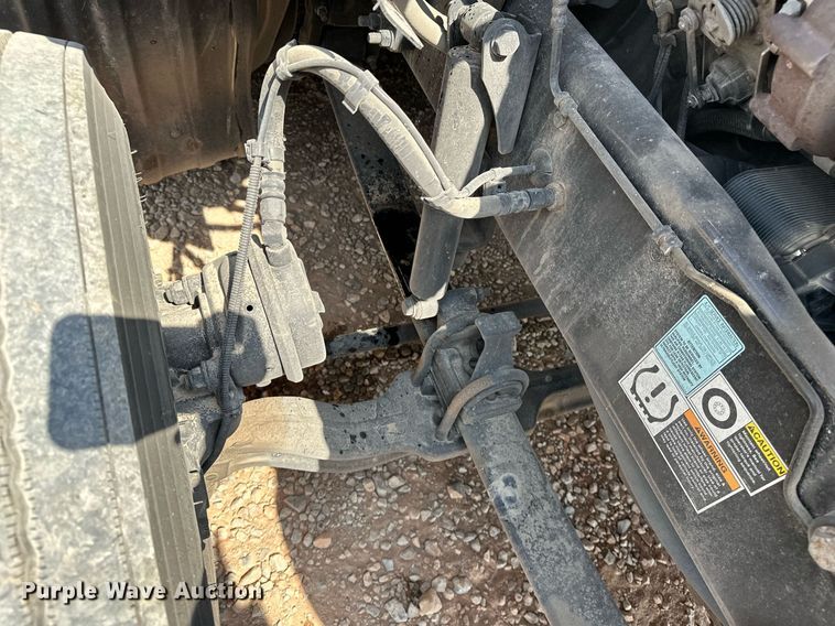 image for item EQ2175 2022 Kenworth  T680 semi truck