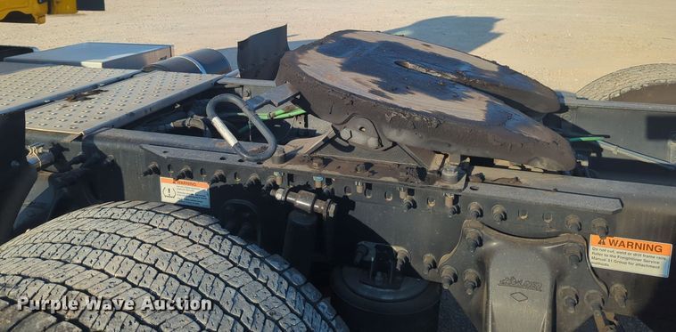 image for item EQ2176 2021 Freightliner  Cascadia 126 semi truck