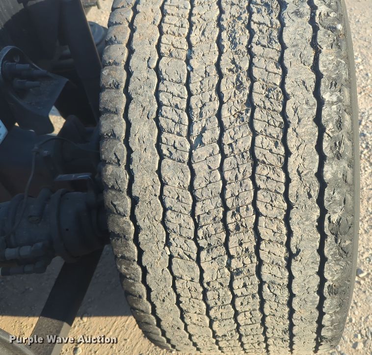 image for item EQ2176 2021 Freightliner  Cascadia 126 semi truck