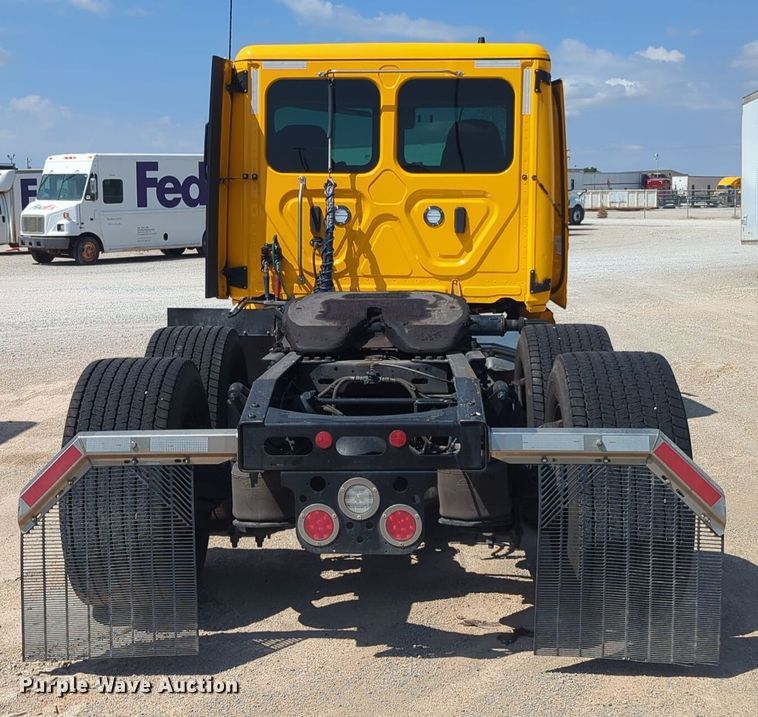 image for item EQ2177 2024 Freightliner  Cascadia 126 semi truck