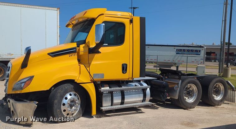 image for item EQ2177 2024 Freightliner  Cascadia 126 semi truck