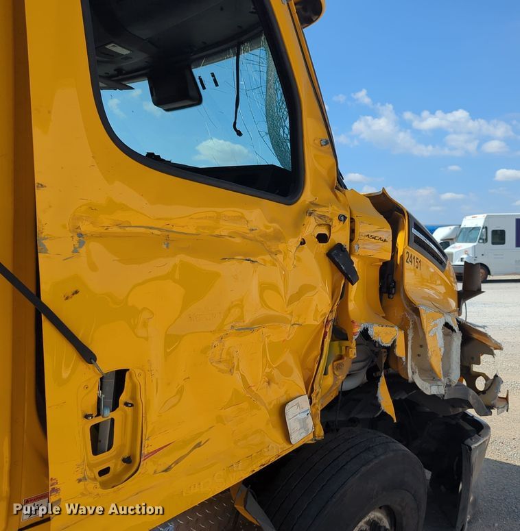 image for item EQ2177 2024 Freightliner  Cascadia 126 semi truck