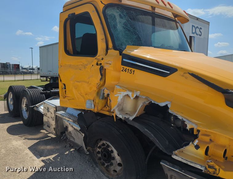 image for item EQ2177 2024 Freightliner  Cascadia 126 semi truck