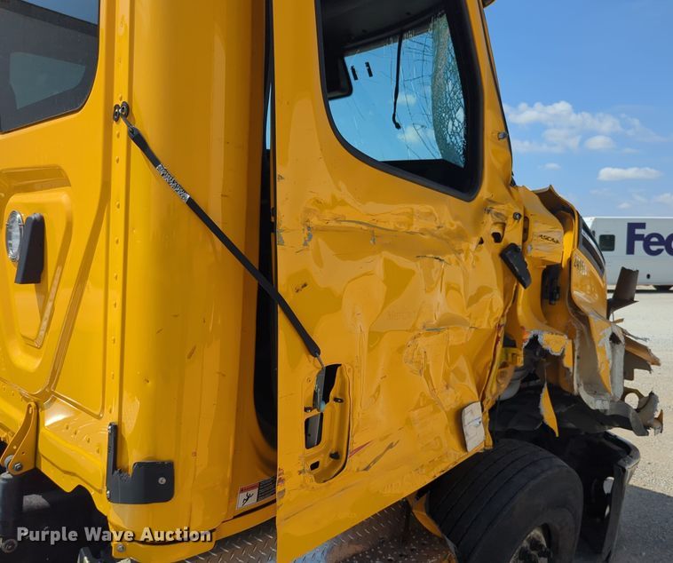 image for item EQ2177 2024 Freightliner  Cascadia 126 semi truck