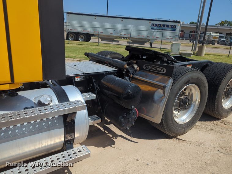 image for item EQ2177 2024 Freightliner  Cascadia 126 semi truck