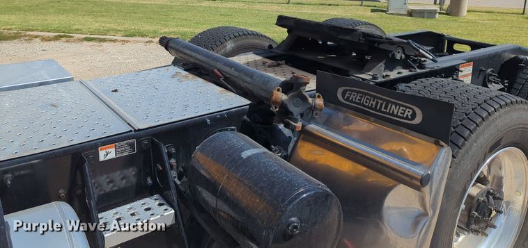 image for item EQ2177 2024 Freightliner  Cascadia 126 semi truck