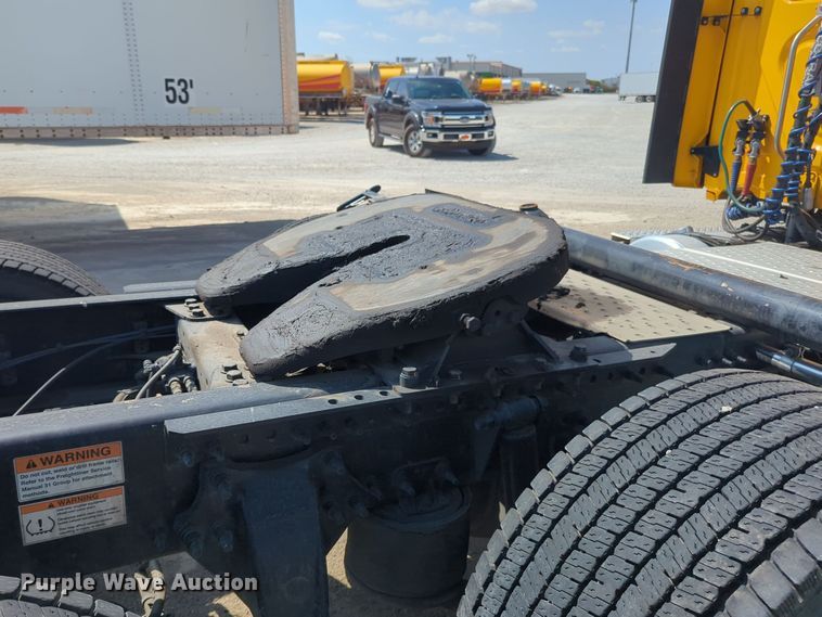 image for item EQ2177 2024 Freightliner  Cascadia 126 semi truck