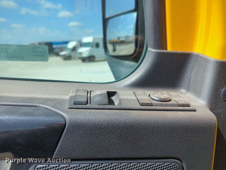 image for item EQ2177 2024 Freightliner  Cascadia 126 semi truck