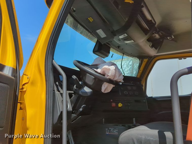 image for item EQ2177 2024 Freightliner  Cascadia 126 semi truck