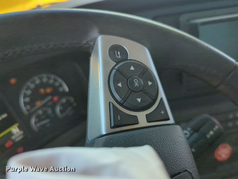 image for item EQ2177 2024 Freightliner  Cascadia 126 semi truck