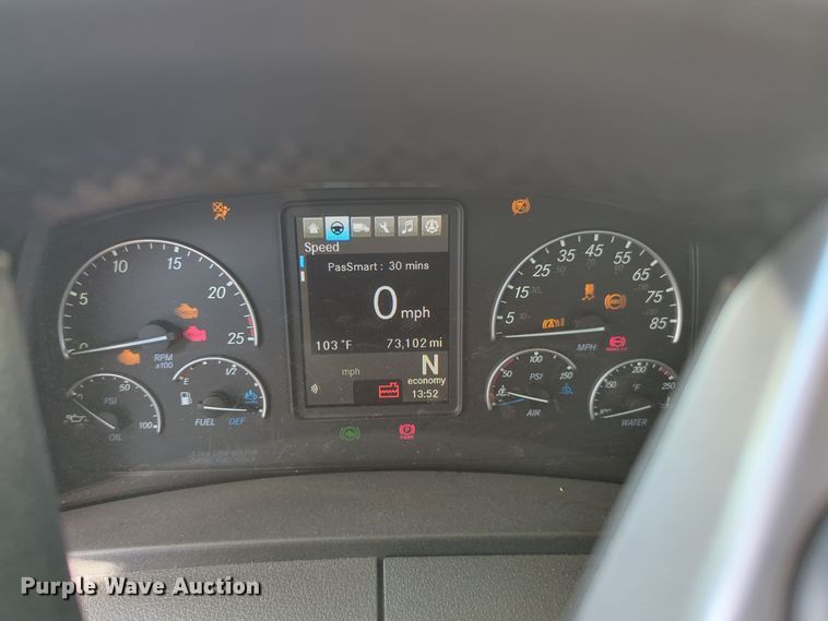 image for item EQ2177 2024 Freightliner  Cascadia 126 semi truck