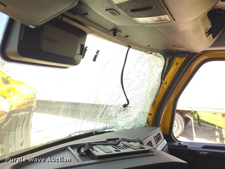 image for item EQ2177 2024 Freightliner  Cascadia 126 semi truck