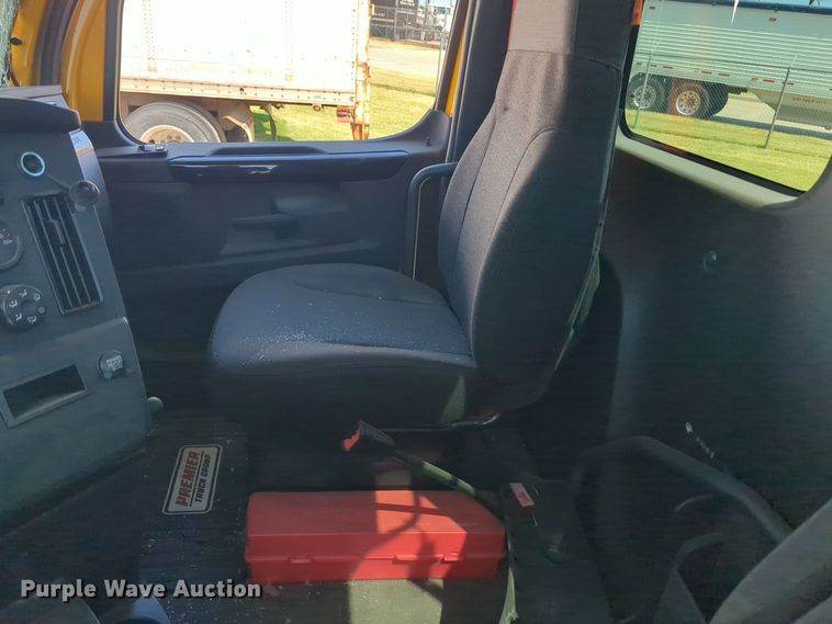 image for item EQ2177 2024 Freightliner  Cascadia 126 semi truck