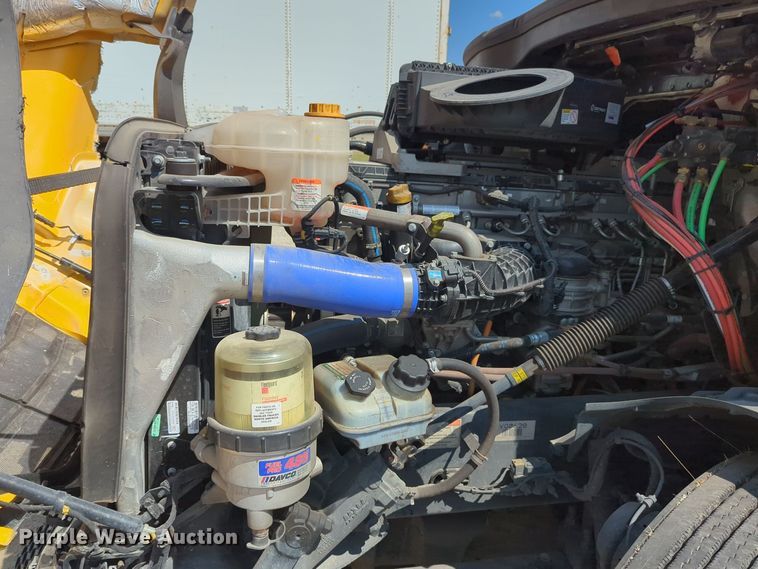 image for item EQ2177 2024 Freightliner  Cascadia 126 semi truck