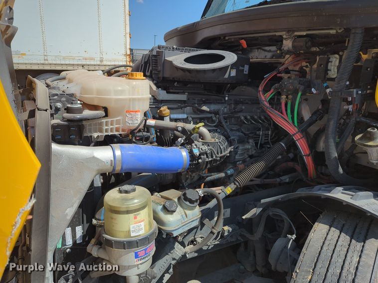 image for item EQ2177 2024 Freightliner  Cascadia 126 semi truck