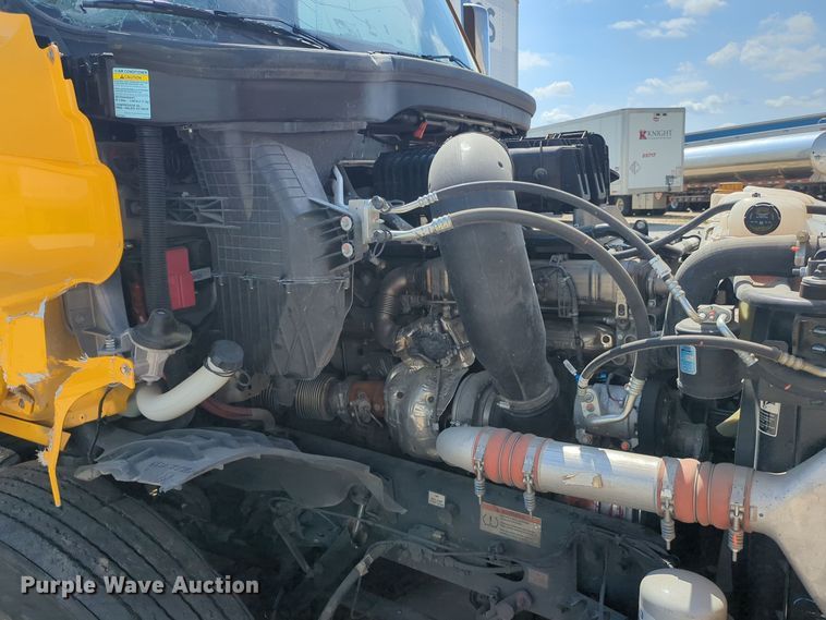 image for item EQ2177 2024 Freightliner  Cascadia 126 semi truck