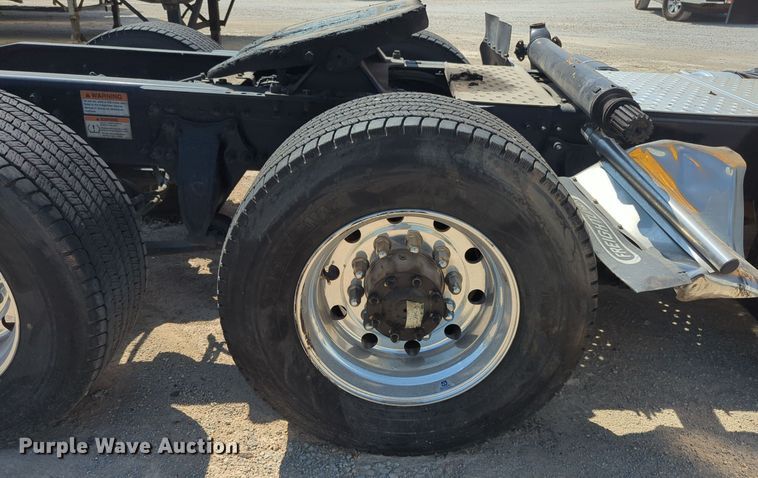 image for item EQ2177 2024 Freightliner  Cascadia 126 semi truck