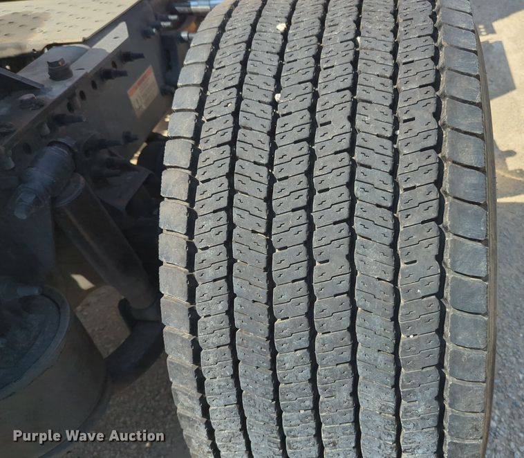 image for item EQ2177 2024 Freightliner  Cascadia 126 semi truck