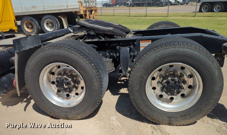 image for item EQ2177 2024 Freightliner  Cascadia 126 semi truck