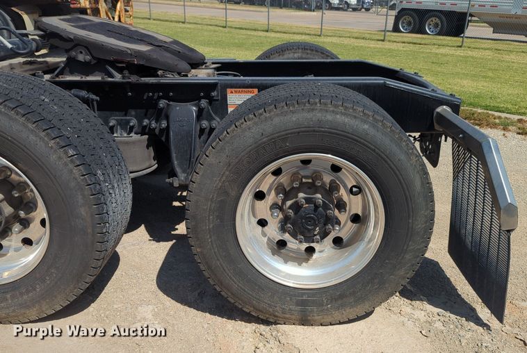 image for item EQ2177 2024 Freightliner  Cascadia 126 semi truck