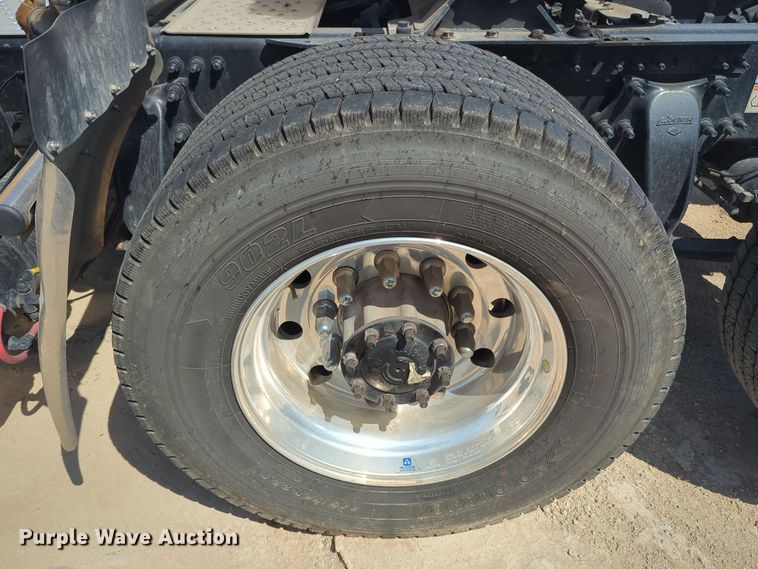 image for item EQ2177 2024 Freightliner  Cascadia 126 semi truck