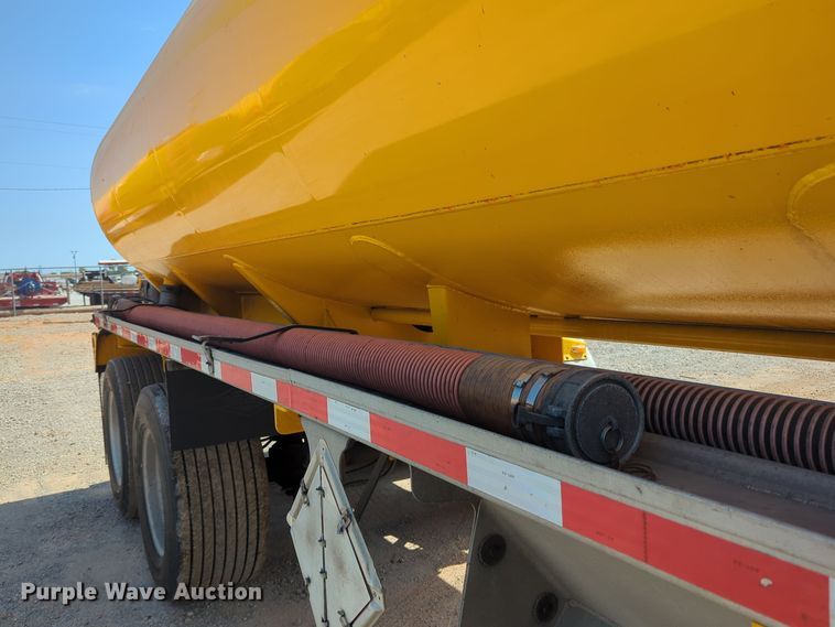 image for item EQ2181 2006 Beall BAST-96-3-SB tank trailer