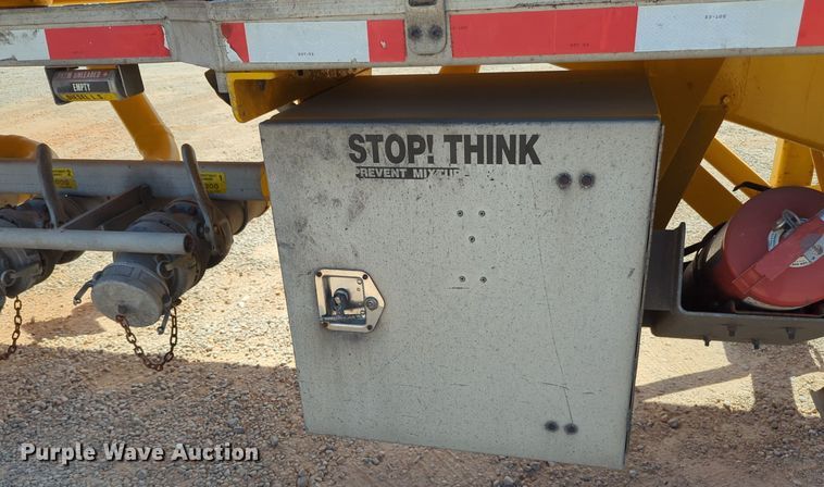 image for item EQ2181 2006 Beall BAST-96-3-SB tank trailer