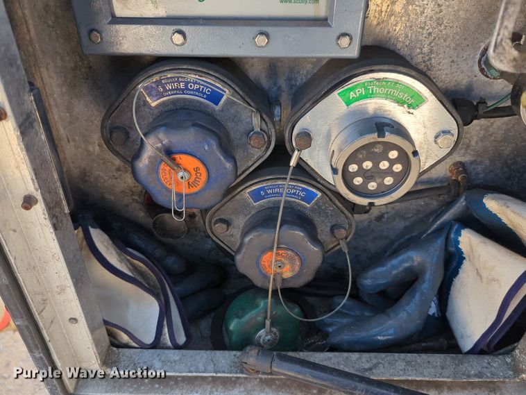 image for item EQ2181 2006 Beall BAST-96-3-SB tank trailer