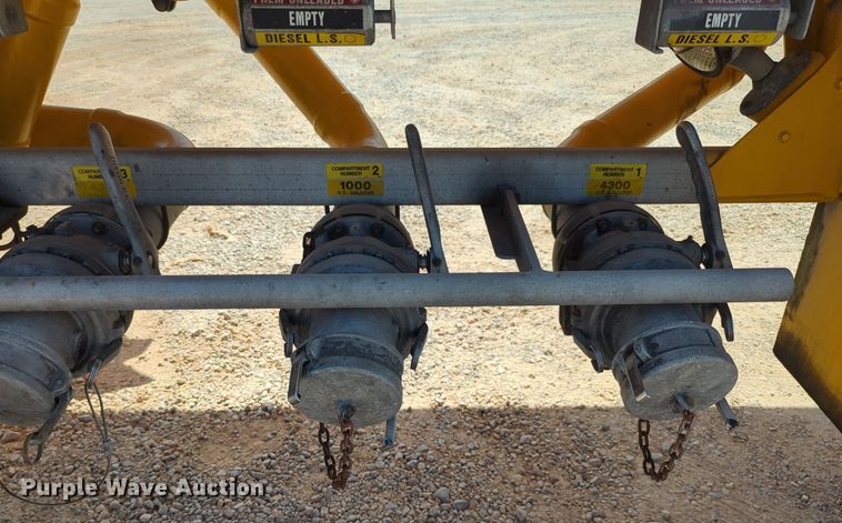 image for item EQ2181 2006 Beall BAST-96-3-SB tank trailer