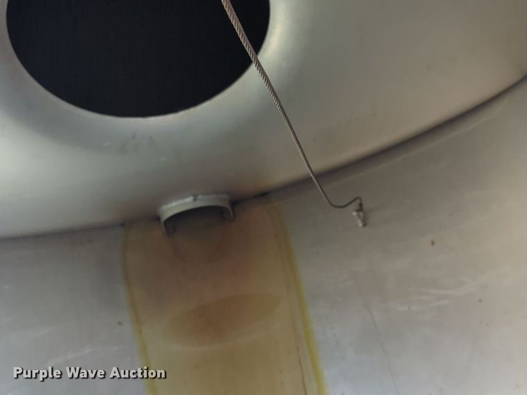 image for item EQ2181 2006 Beall BAST-96-3-SB tank trailer