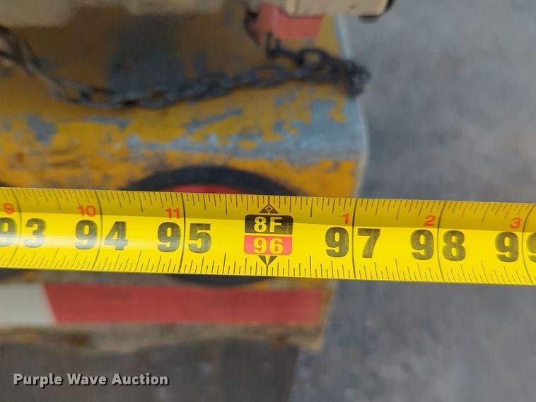 image for item EQ2181 2006 Beall BAST-96-3-SB tank trailer