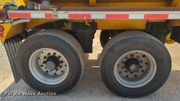 image for item EQ2181 2006 Beall BAST-96-3-SB tank trailer