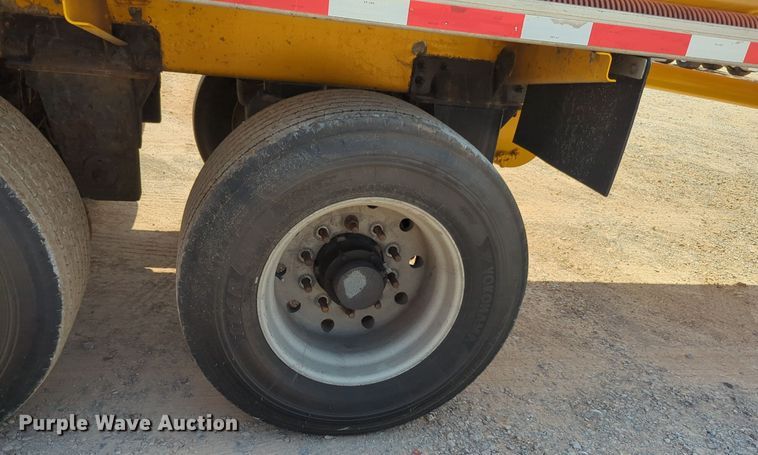 image for item EQ2181 2006 Beall BAST-96-3-SB tank trailer