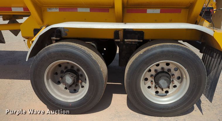 image for item EQ2181 2006 Beall BAST-96-3-SB tank trailer