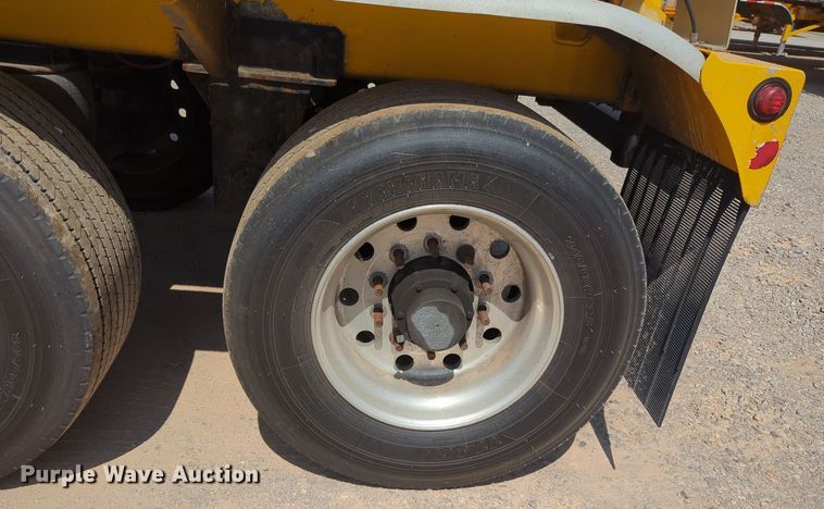 image for item EQ2181 2006 Beall BAST-96-3-SB tank trailer