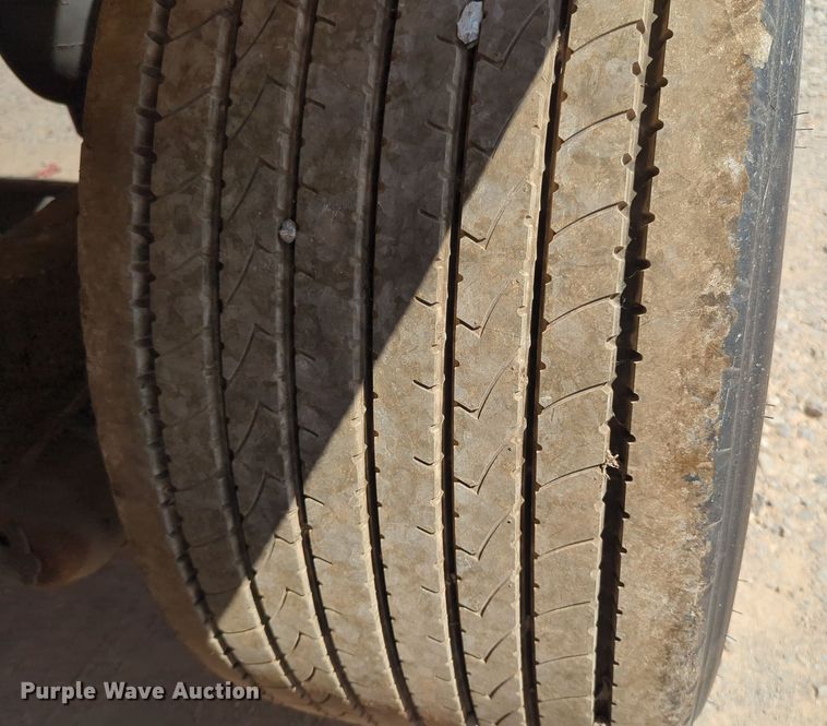 image for item EQ2181 2006 Beall BAST-96-3-SB tank trailer