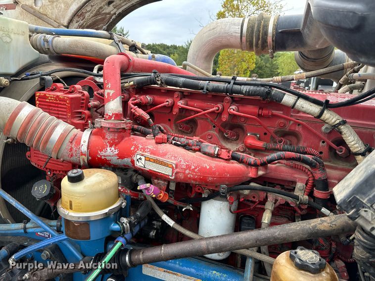 image for item IE9061 2012 Peterbilt 367 semi truck