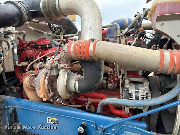 image for item IE9061 2012 Peterbilt 367 semi truck