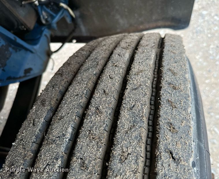 image for item IE9061 2012 Peterbilt 367 semi truck